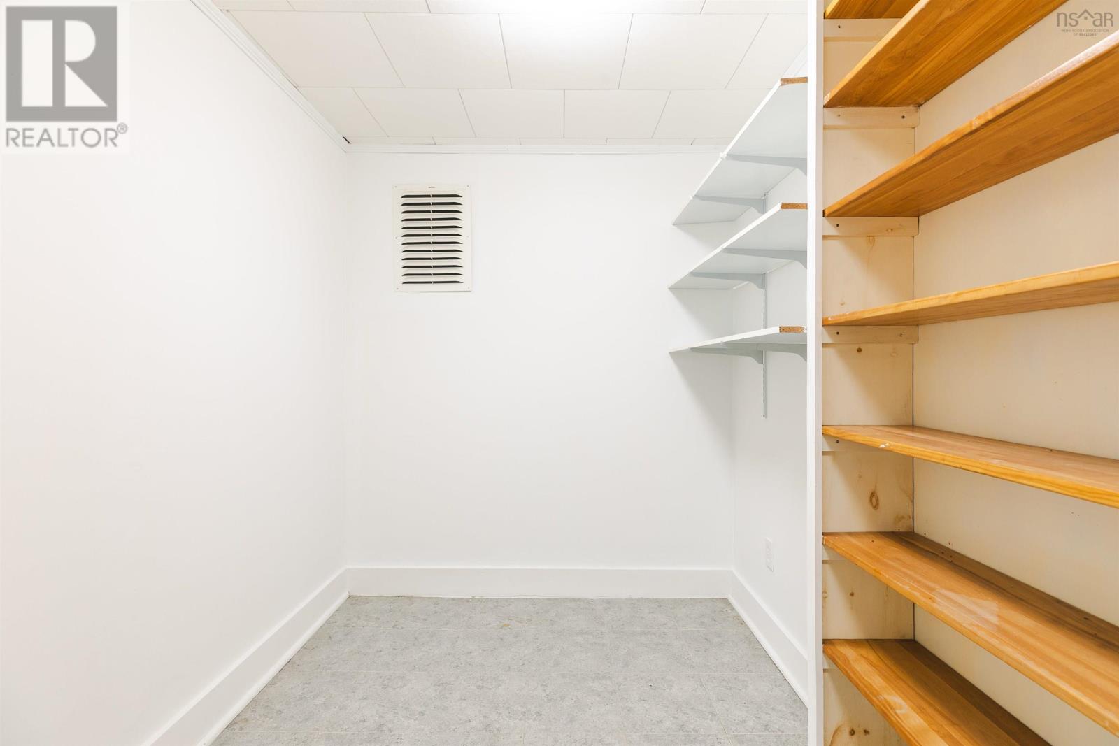 Property 24 of 51 of 43 Deepwood Crescent