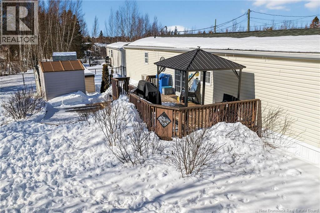 8 MAPLE RIDGE LANE - 25
