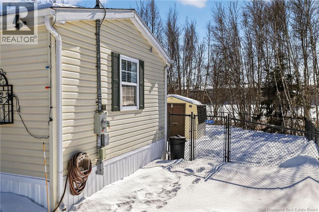 8 MAPLE RIDGE LANE - 26