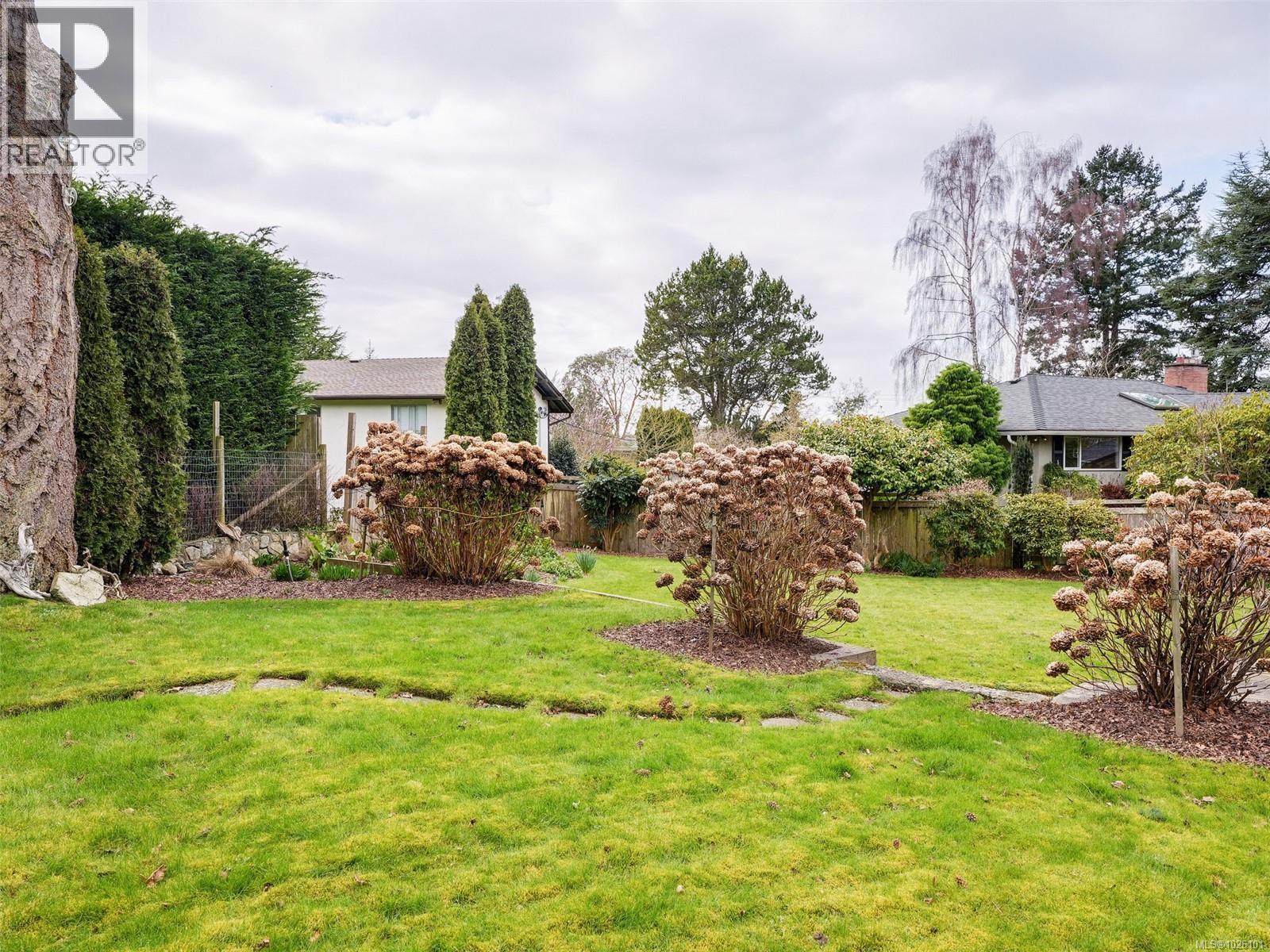  3911 Dawe Road, Saanich