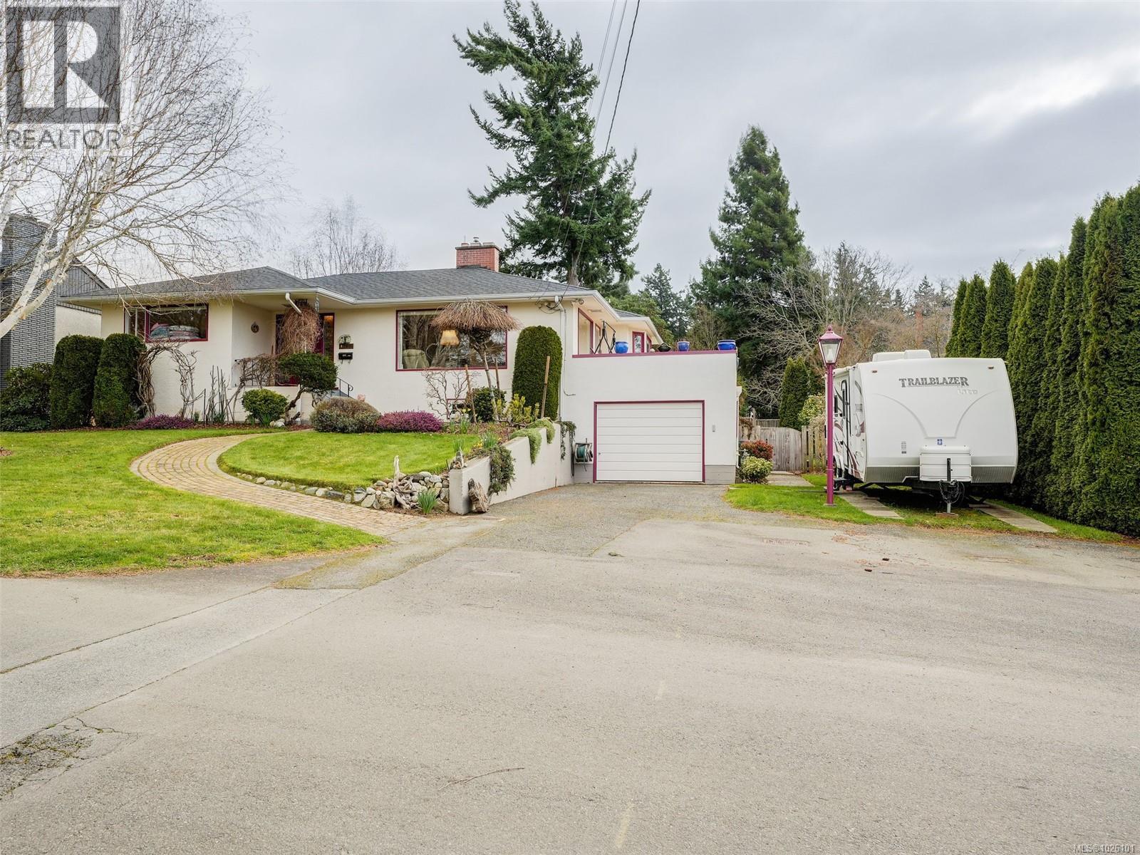  3911 Dawe Road, Saanich
