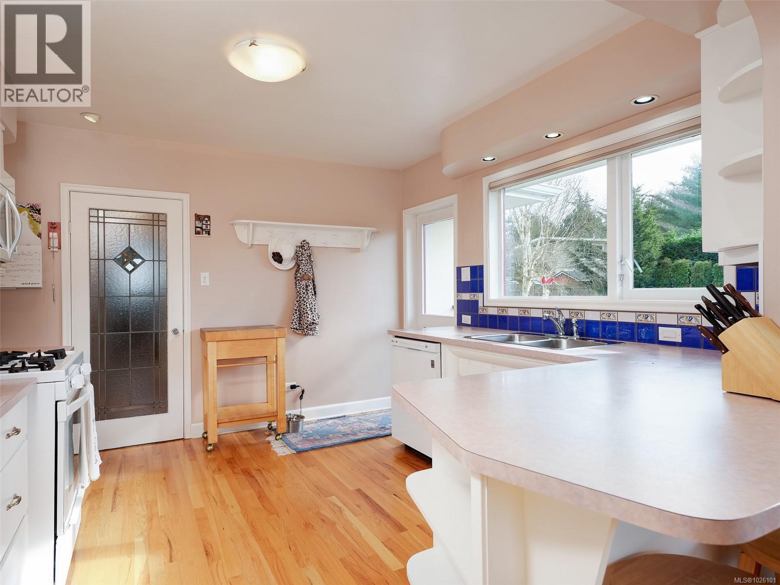  3911 Dawe Road, Saanich