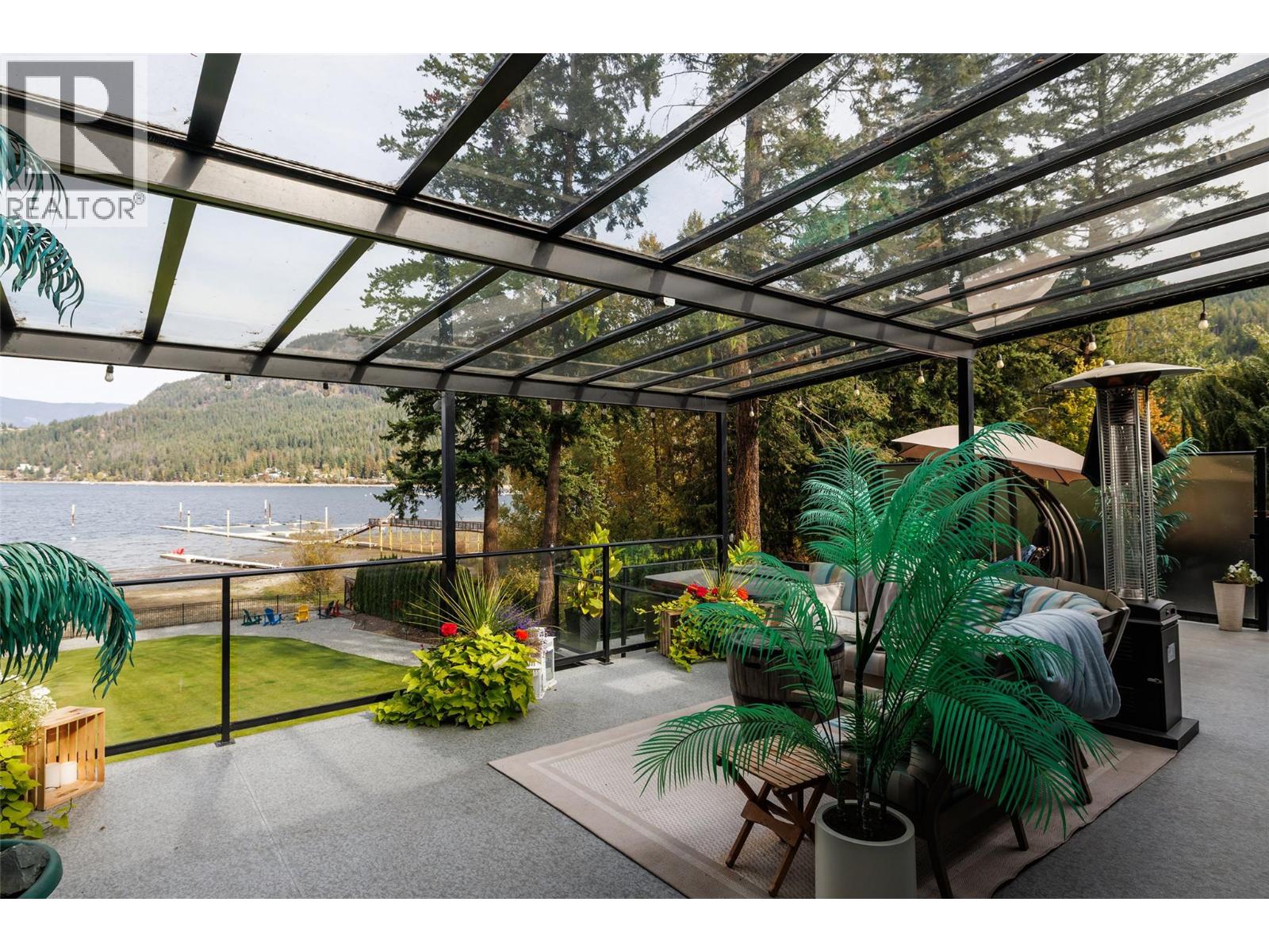 2661 Blind Bay Road, Blind Bay