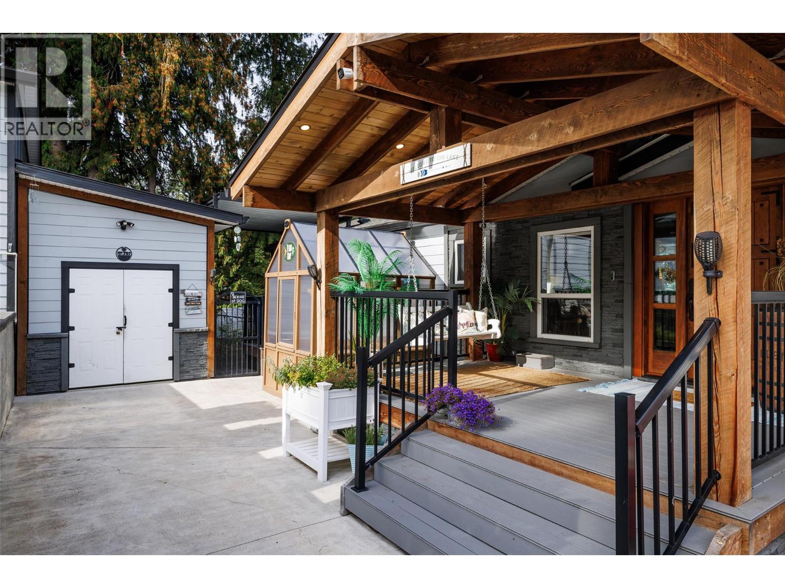 2661 Blind Bay Road, Blind Bay