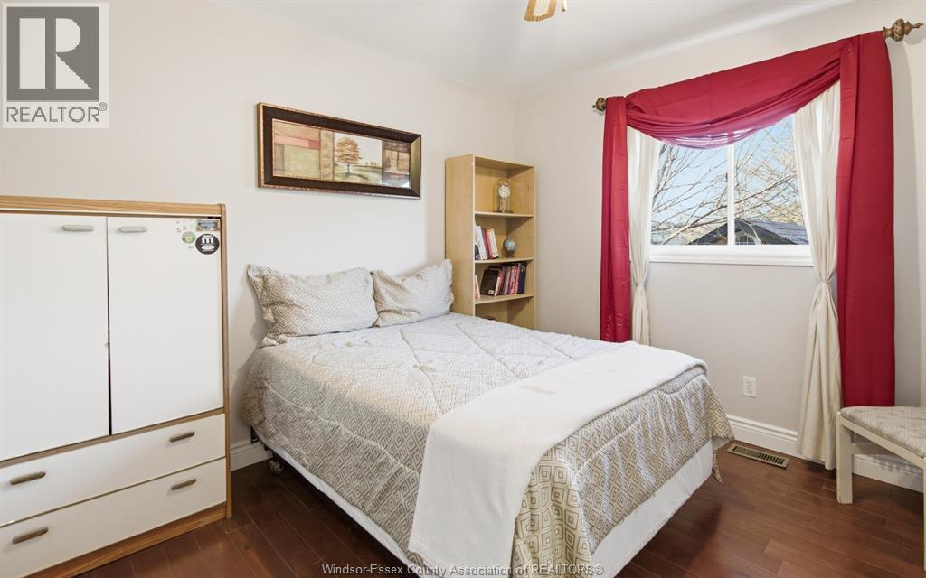 2820 Wildberry CRESCENT - 11