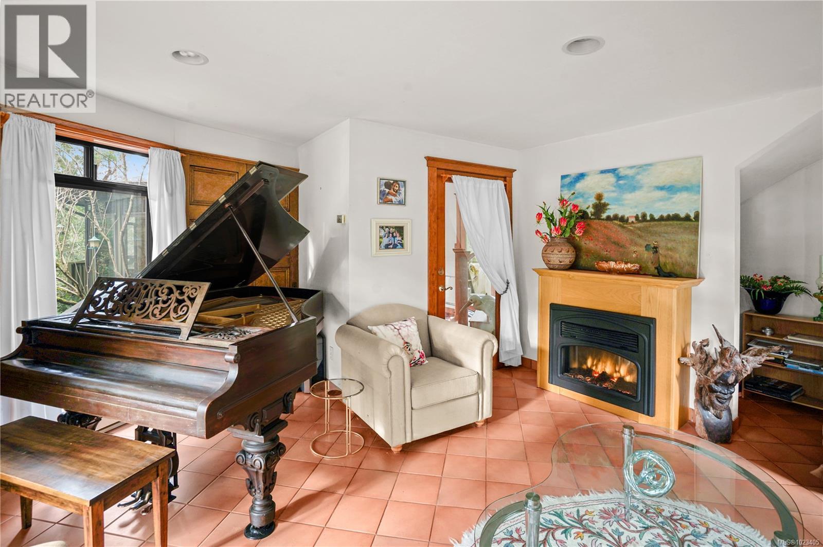  3383 Lakeridge Place, Highlands