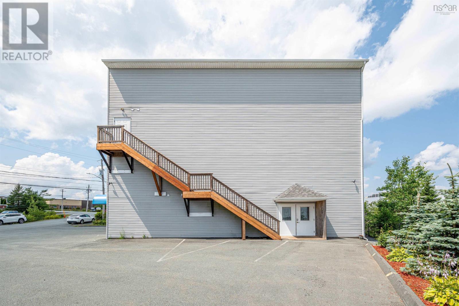 Property 40 of 49 of 59 McQuade Lake Crescent