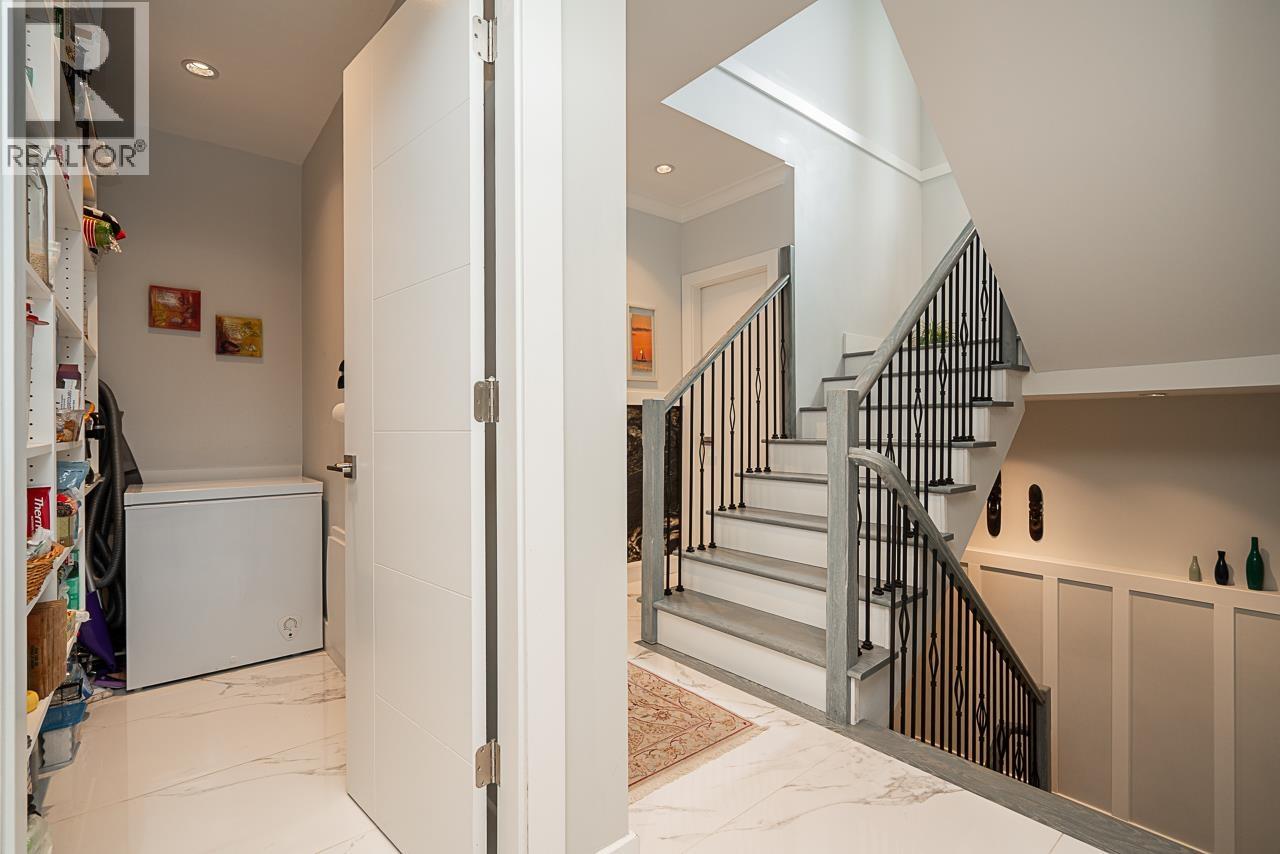 4365 MOUNTAIN HIGHWAY, North Vancouver