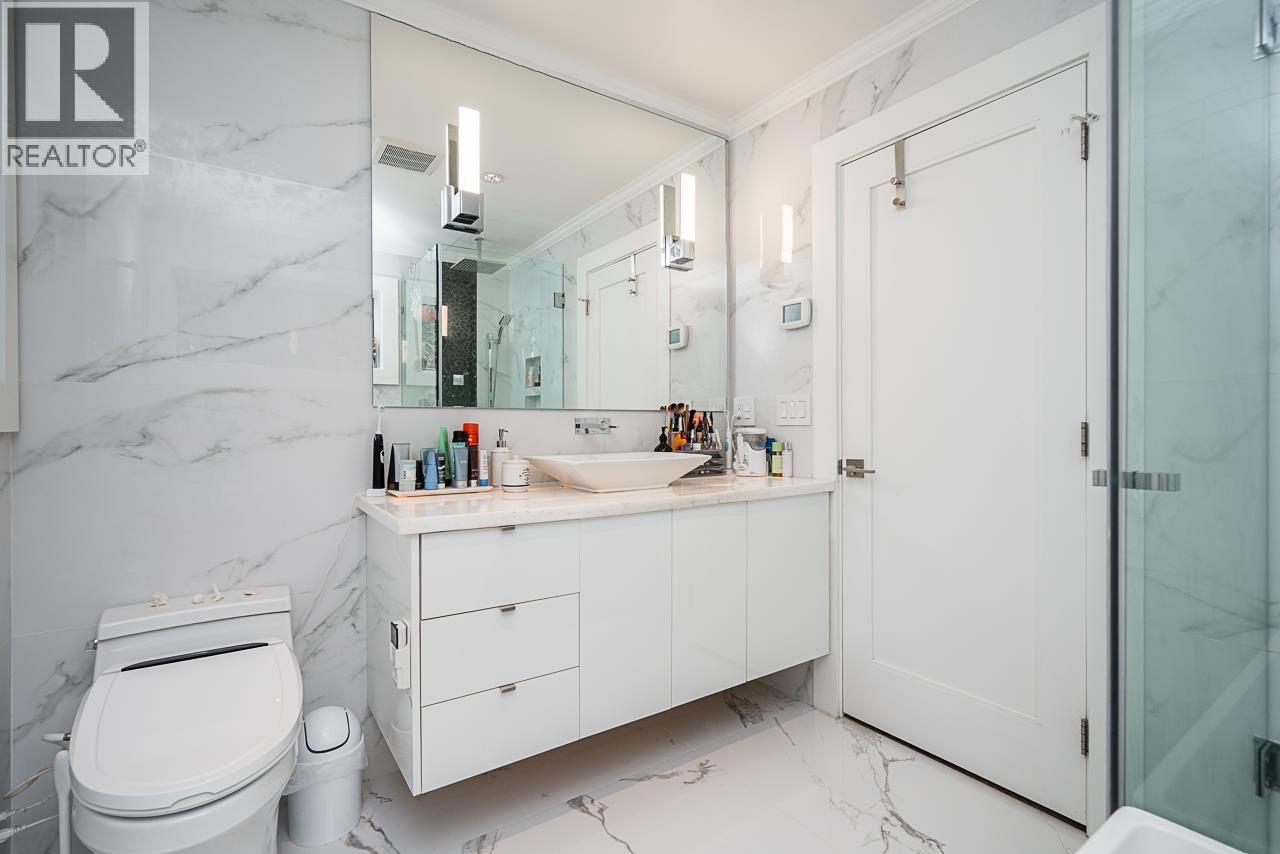 4365 MOUNTAIN HIGHWAY, North Vancouver