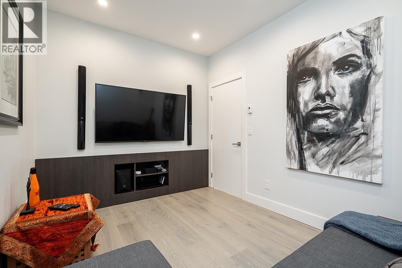 4365 MOUNTAIN HIGHWAY, North Vancouver