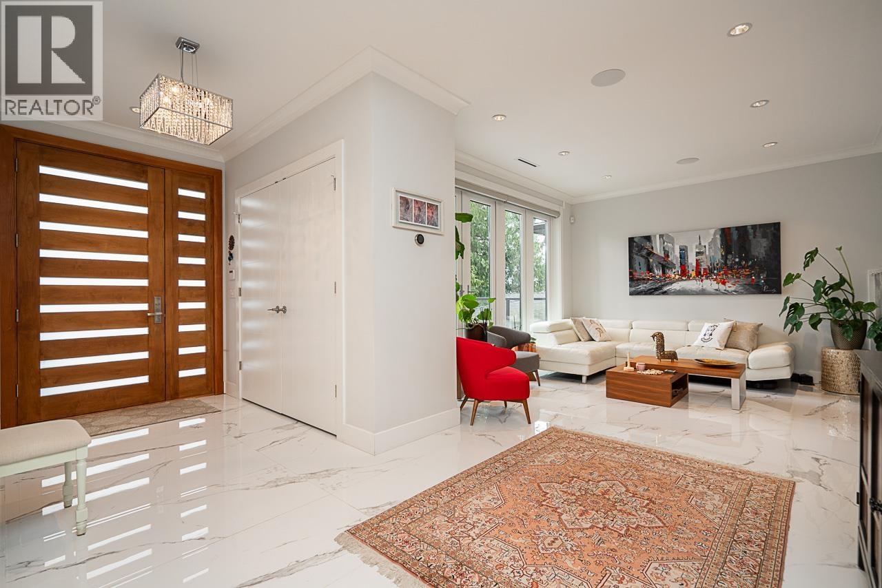 4365 MOUNTAIN HIGHWAY, North Vancouver