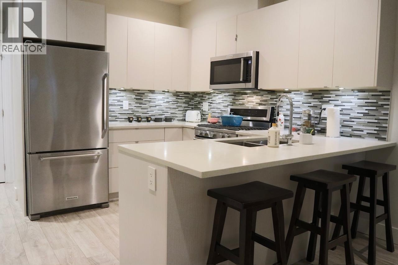 4365 MOUNTAIN HIGHWAY, North Vancouver