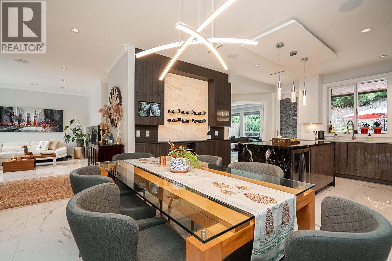 4365 MOUNTAIN HIGHWAY, North Vancouver