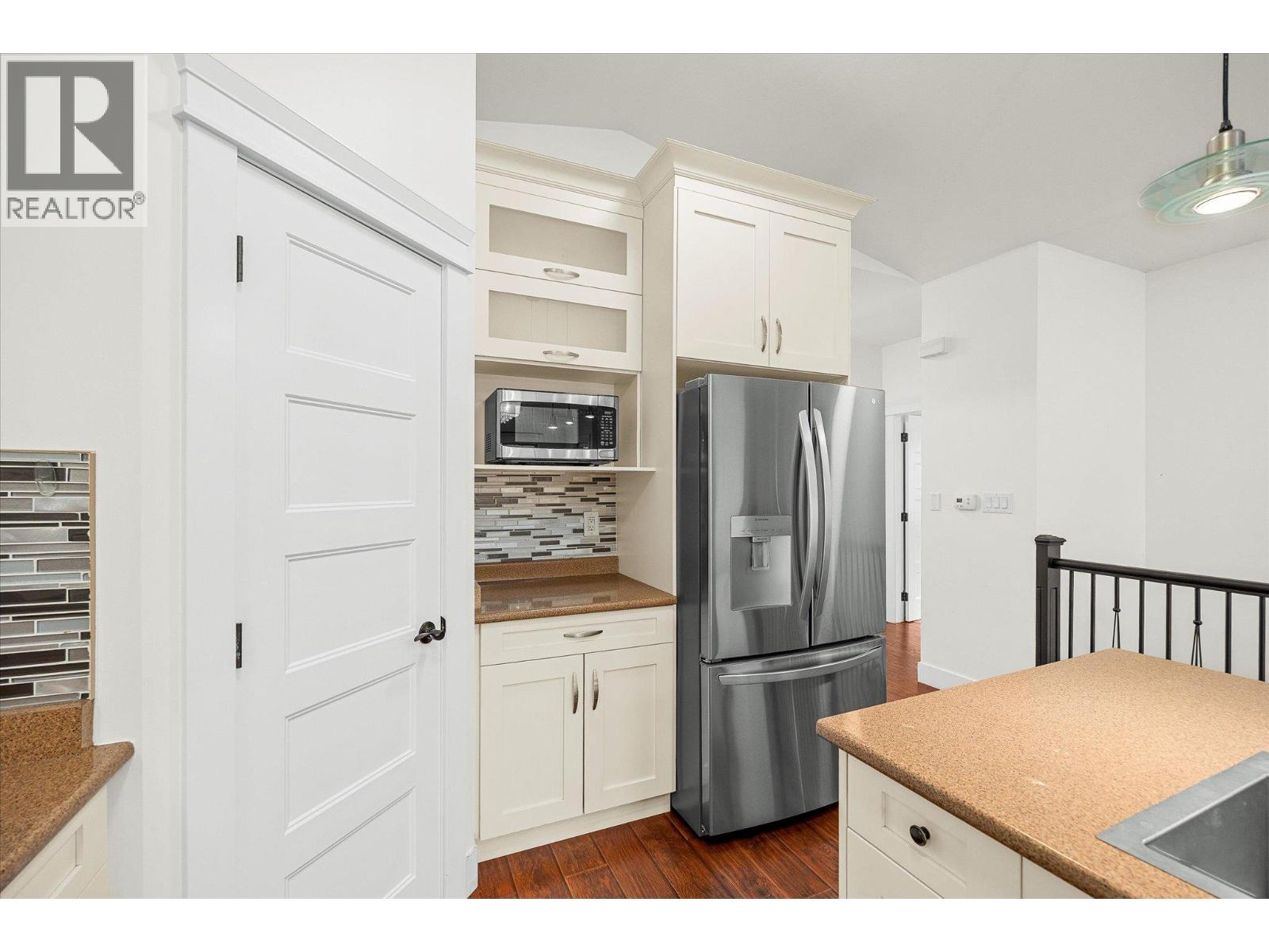 950 Rutland Road N, Kelowna