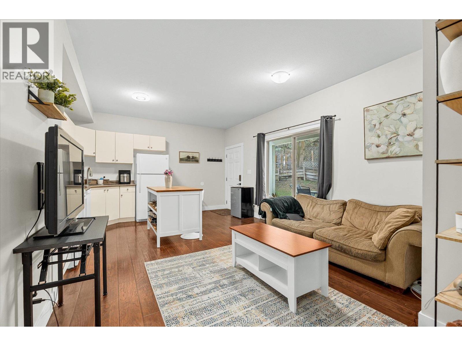 950 Rutland Road N, Kelowna