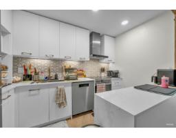 14826 Holly Park Lane, Surrey, BC V3R6Y2 Photo 9