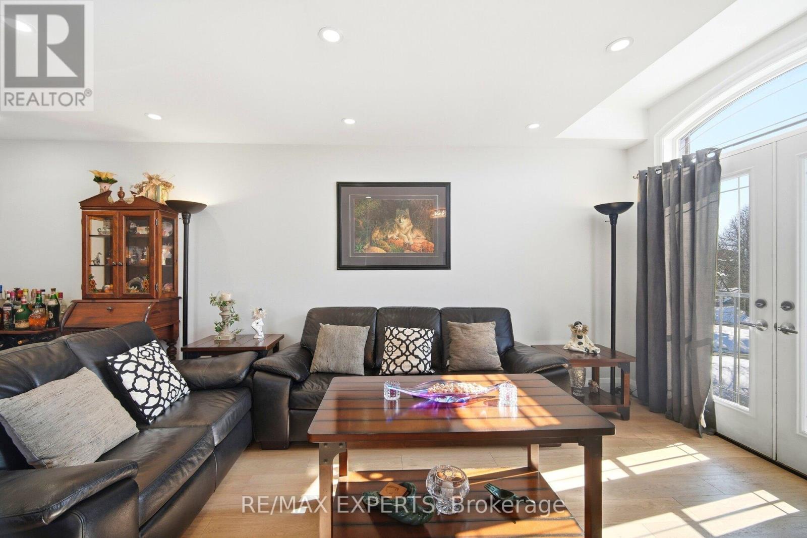 75 CORKWOOD CRESCENT - 6