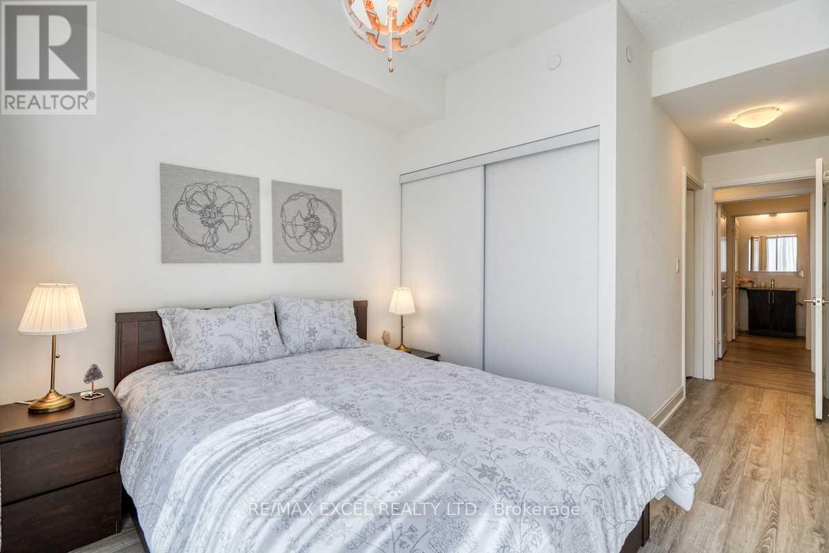 #202A 9608 YONGE STREET - 22