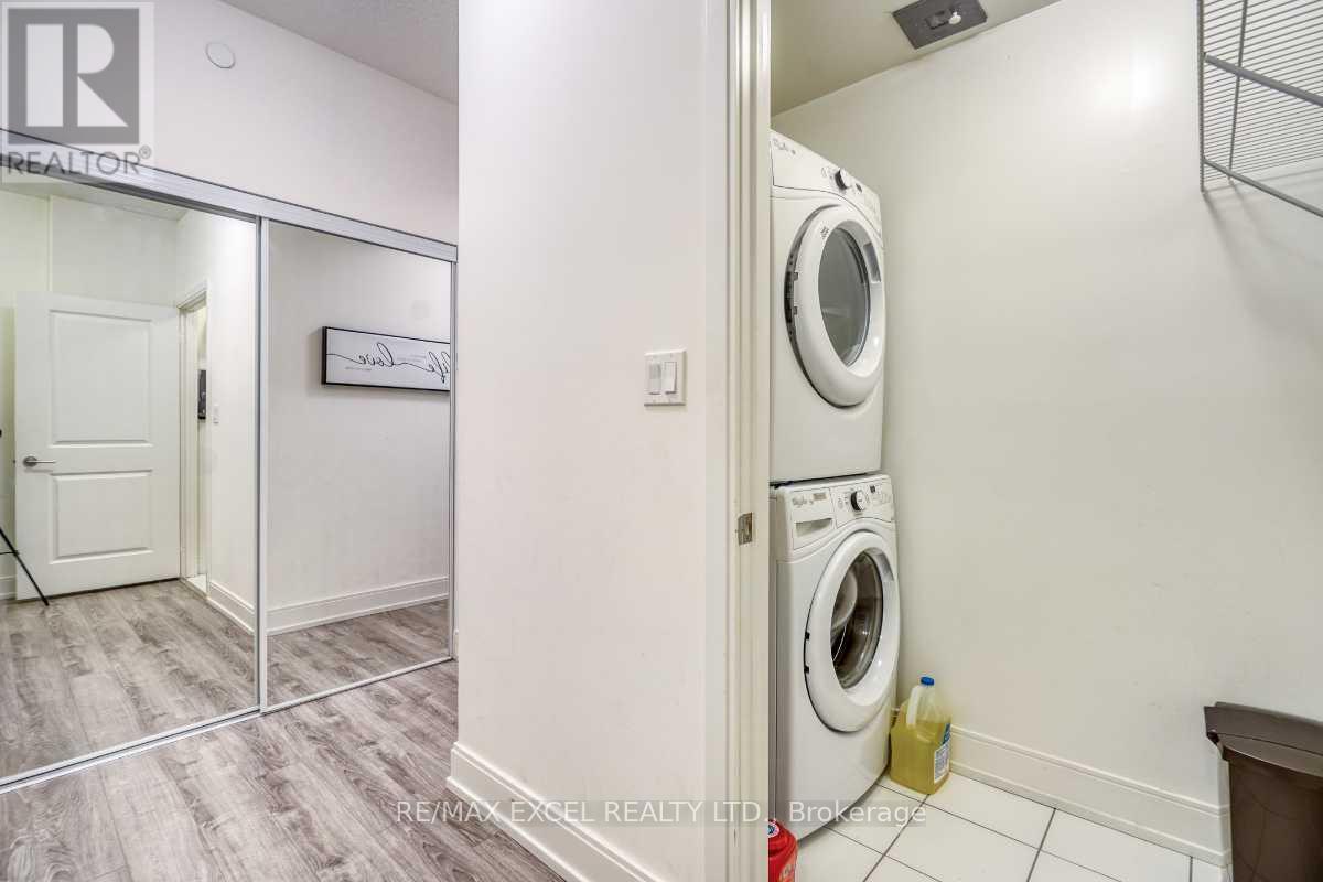 #202A 9608 YONGE STREET - 25