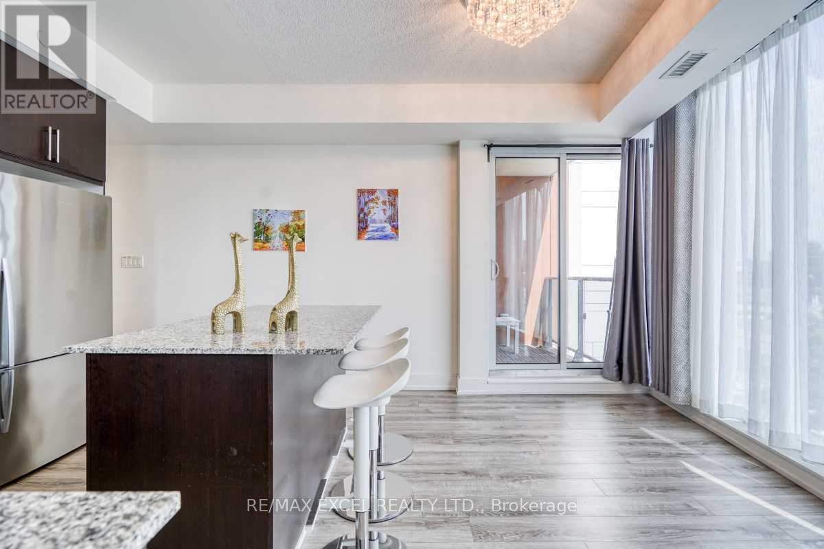 #202A 9608 YONGE STREET - 9
