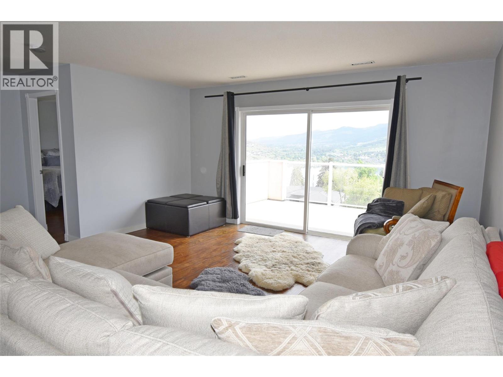 8700 Clerke Road Unit# 3, Coldstream