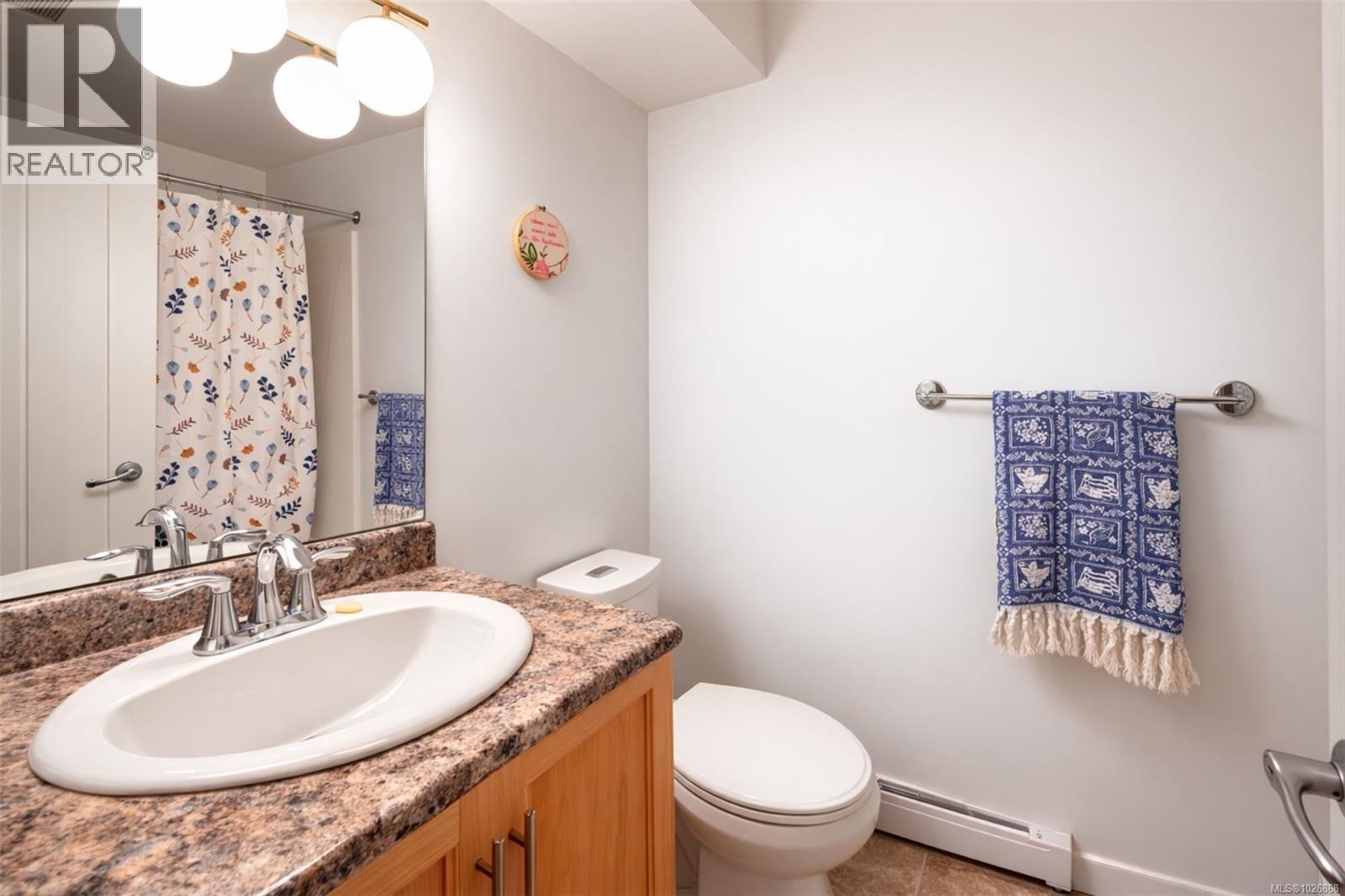 102 605 Gibson St, Tofino