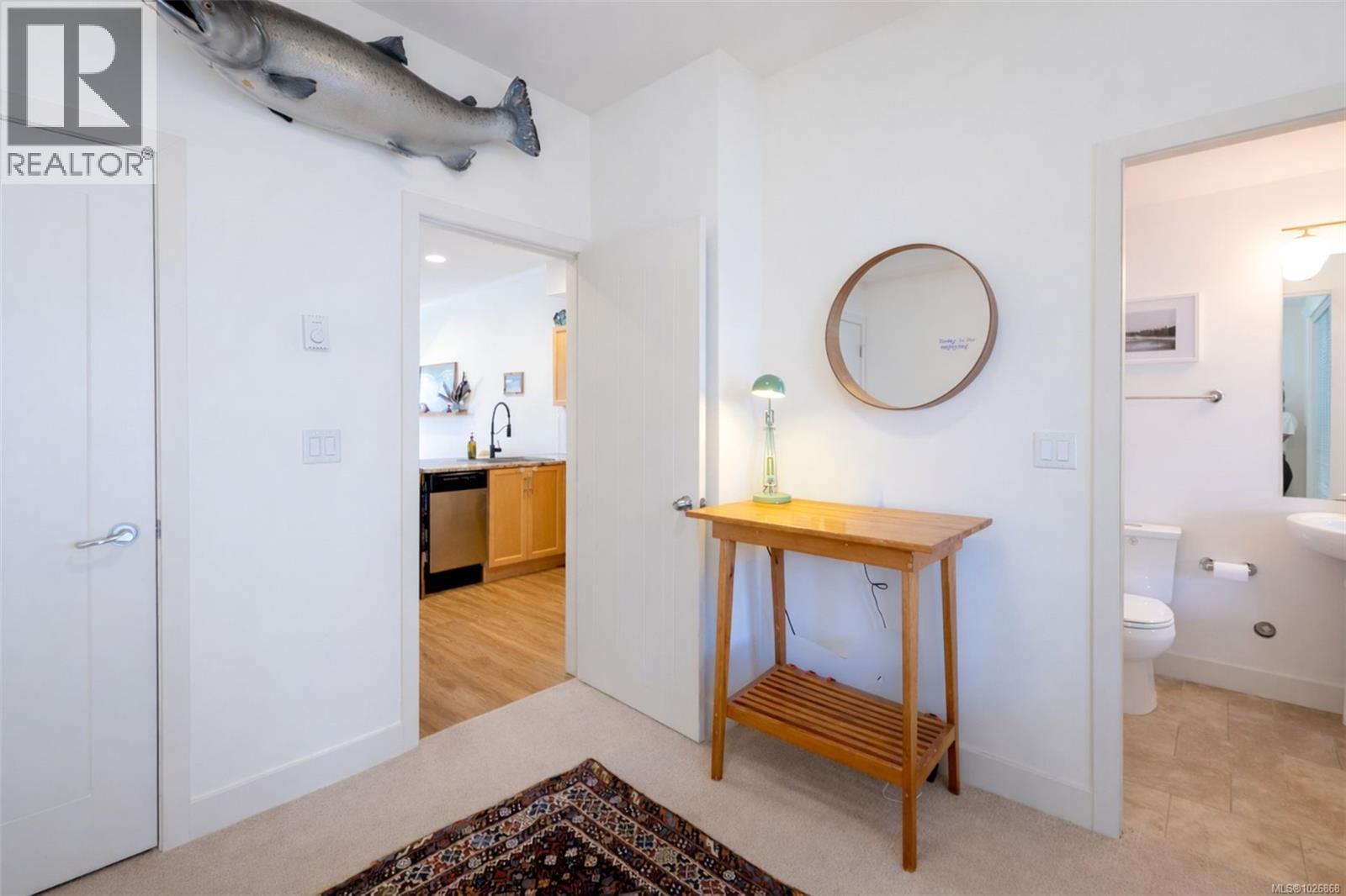 102 605 Gibson St, Tofino