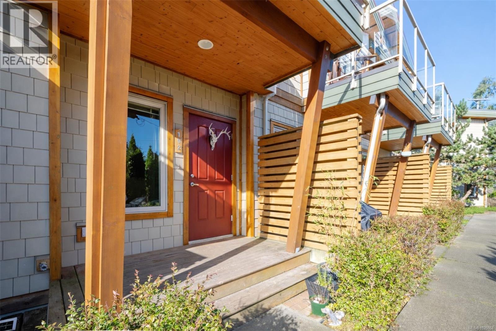 102 605 Gibson St, Tofino