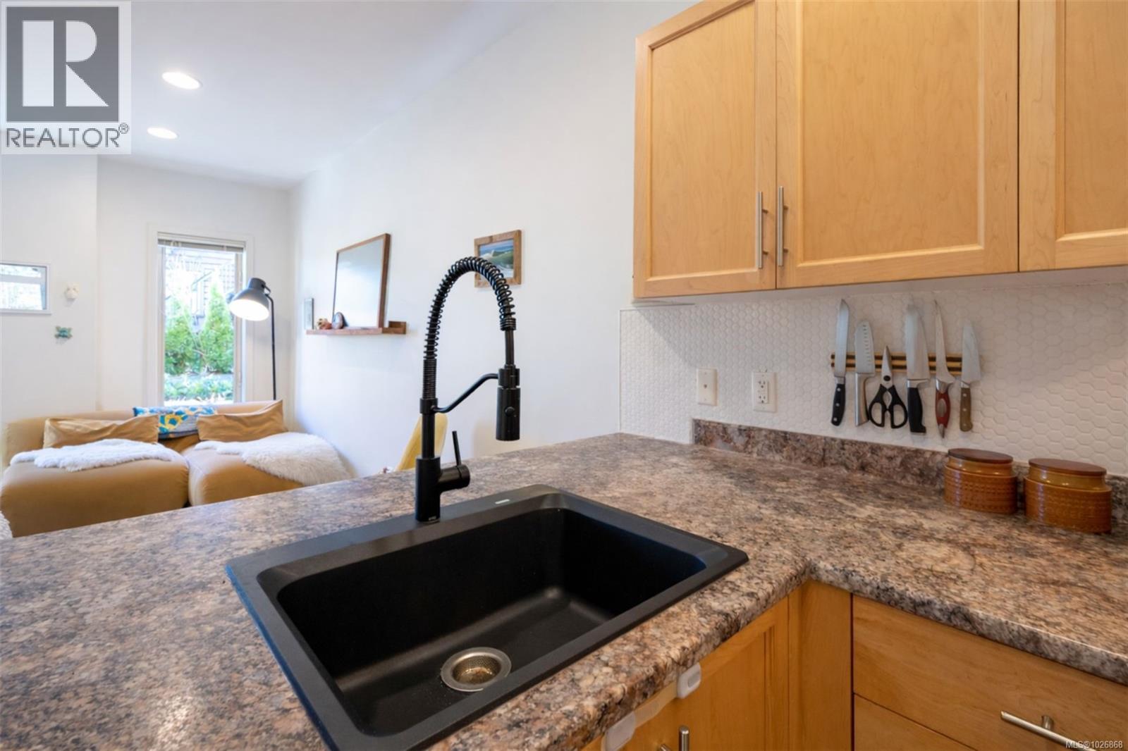 102 605 Gibson St, Tofino