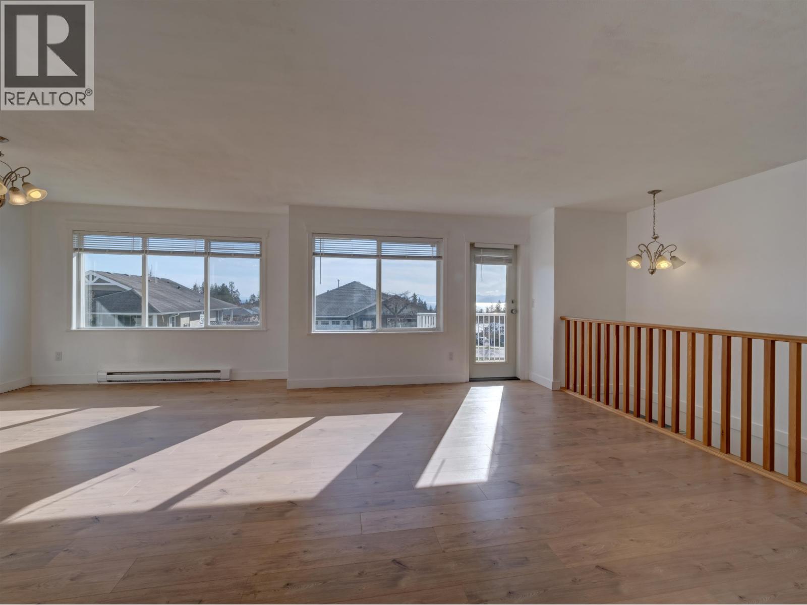 5683 EMILY WAY, Sechelt