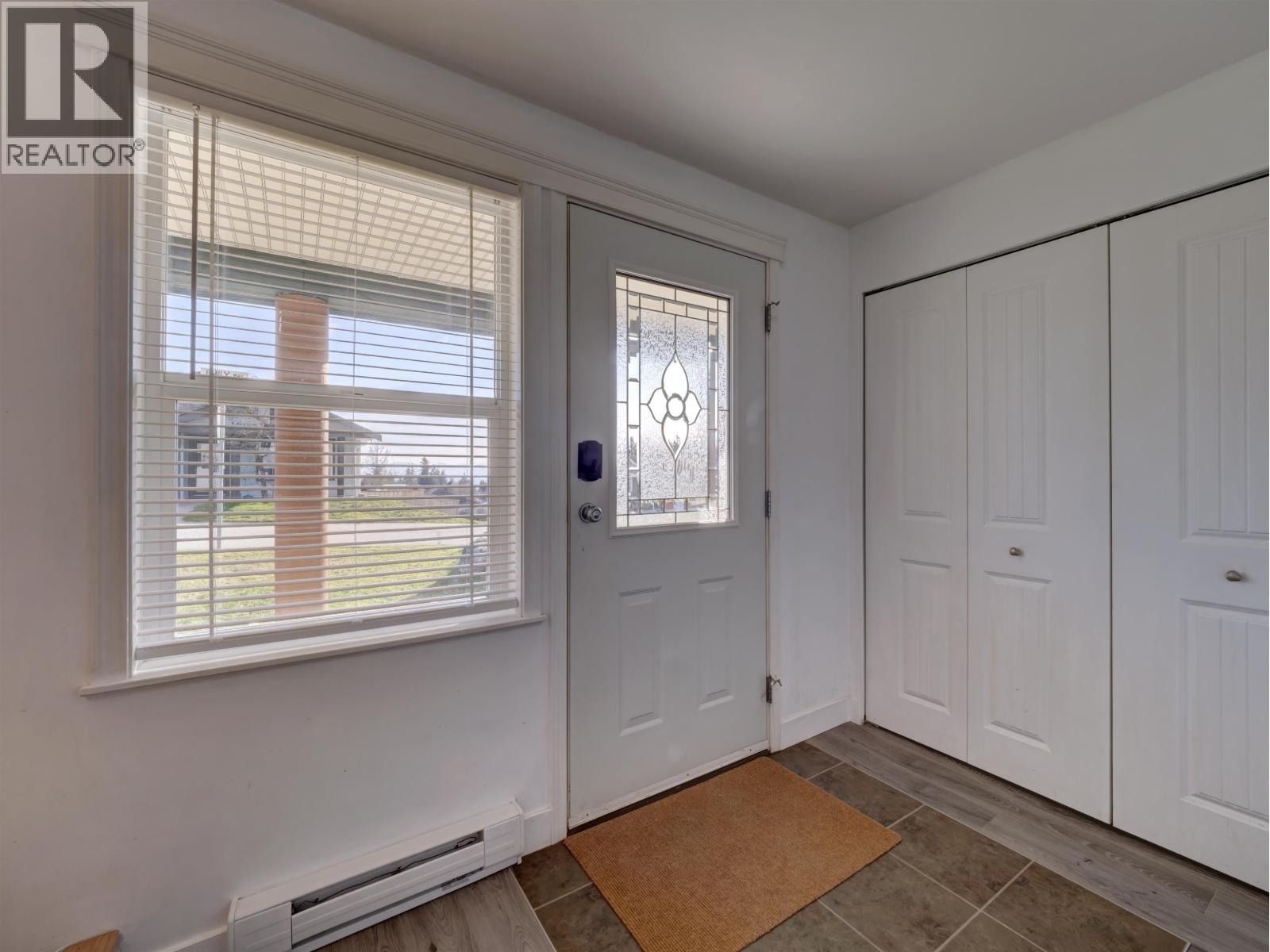 5683 EMILY WAY, Sechelt