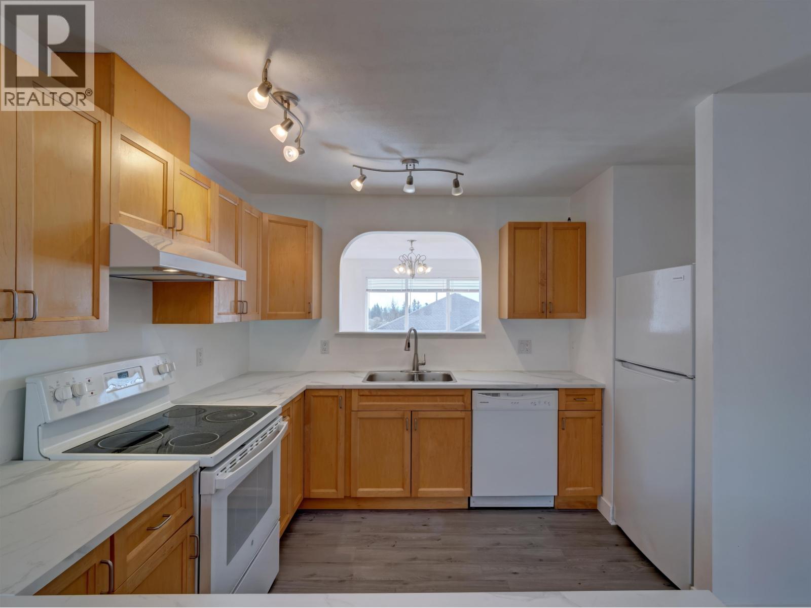 5683 EMILY WAY, Sechelt