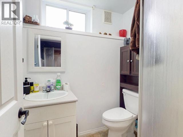 6957 CROFTON STREET, Powell River