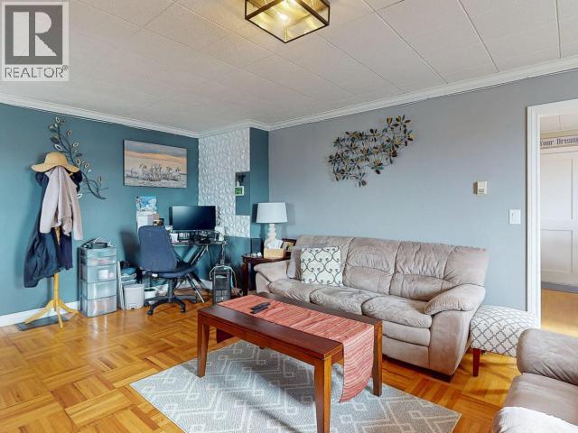 6957 CROFTON STREET, Powell River