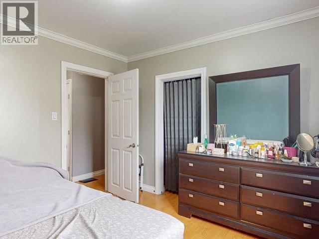 6957 CROFTON STREET, Powell River