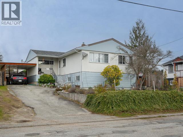 6957 CROFTON STREET, Powell River