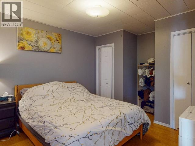 6957 CROFTON STREET, Powell River