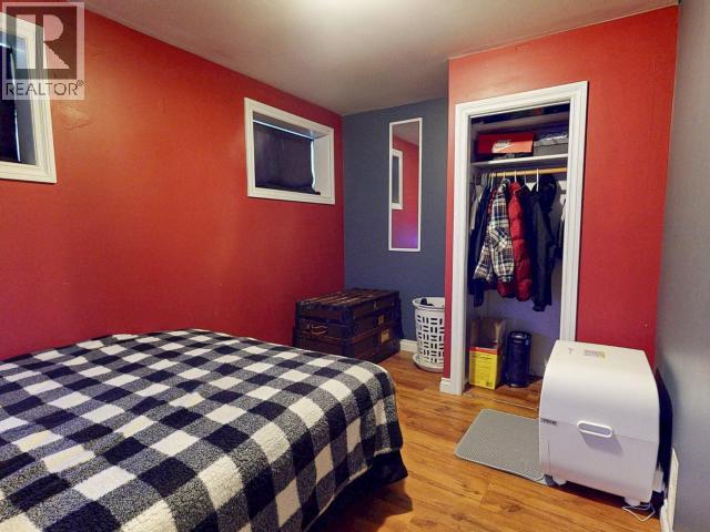 6957 CROFTON STREET, Powell River