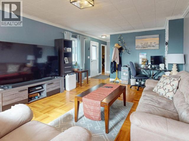 6957 CROFTON STREET, Powell River