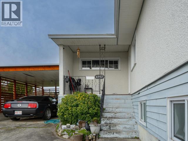 6957 CROFTON STREET, Powell River