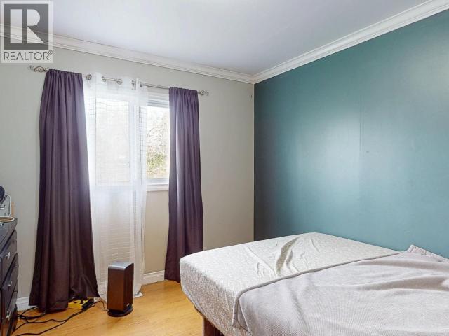 6957 CROFTON STREET, Powell River