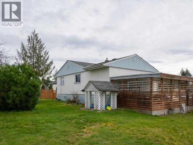 6957 CROFTON STREET, Powell River