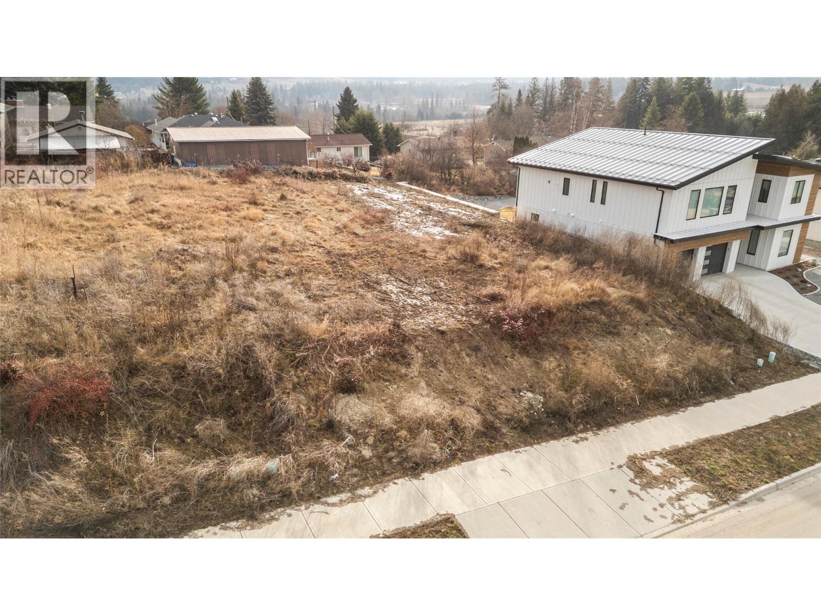 1860 35 Street NE, Salmon Arm