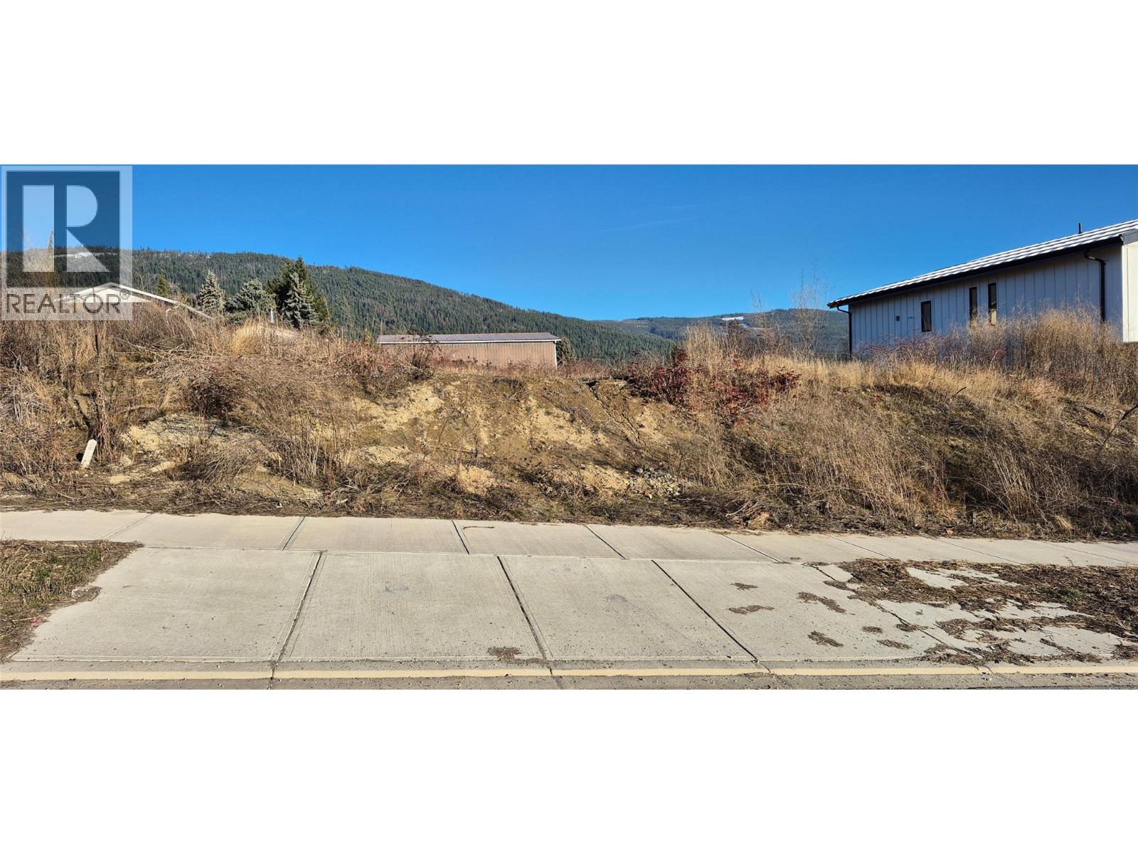 1860 35 Street NE, Salmon Arm