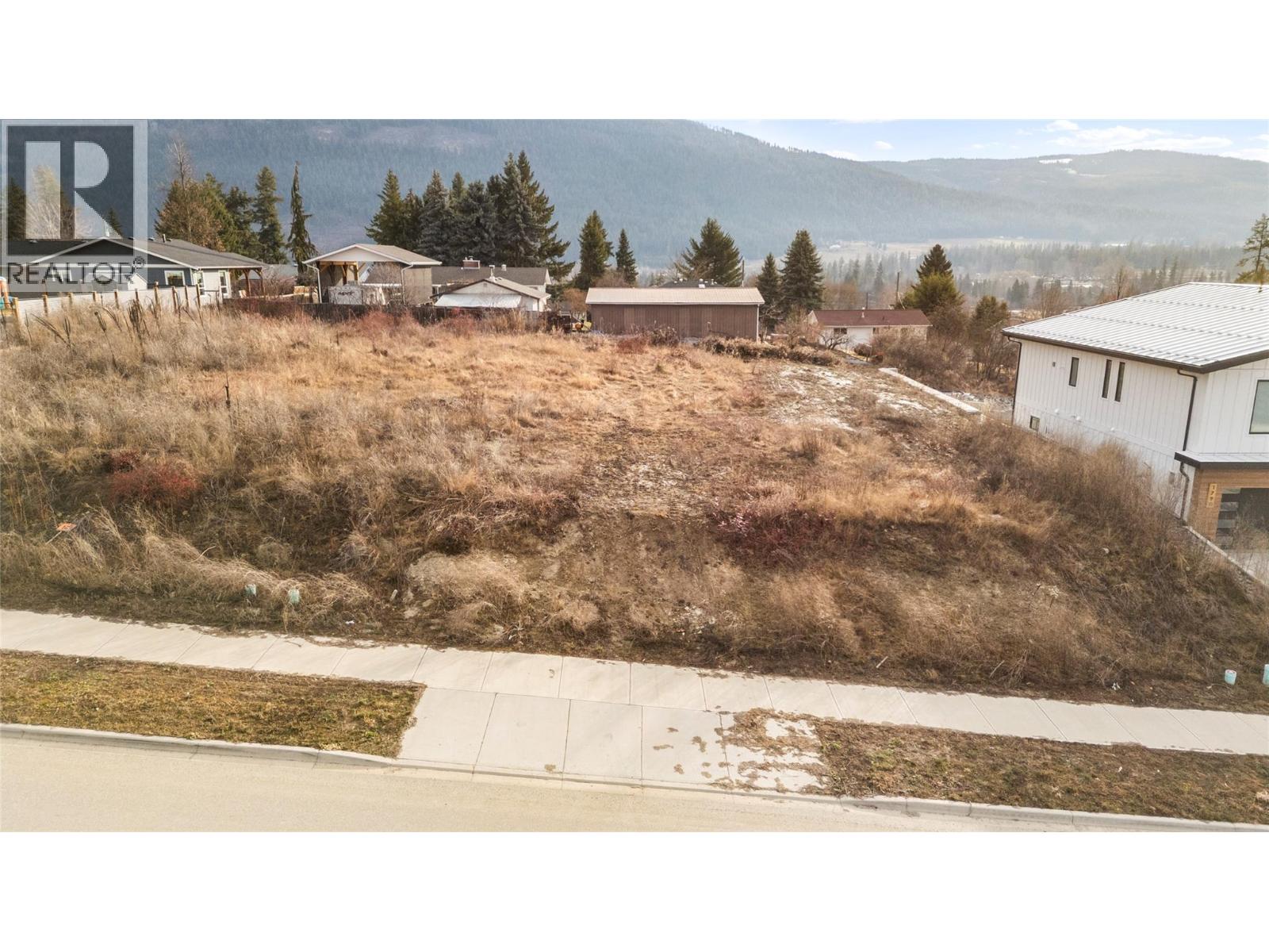 1860 35 Street NE, Salmon Arm