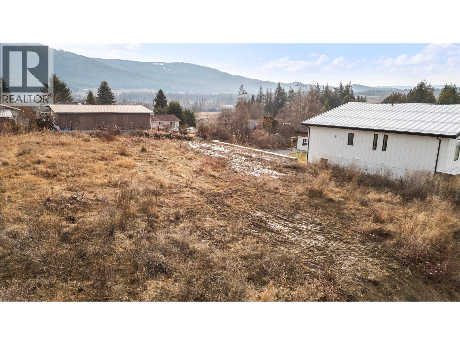 1860 35 Street NE, Salmon Arm
