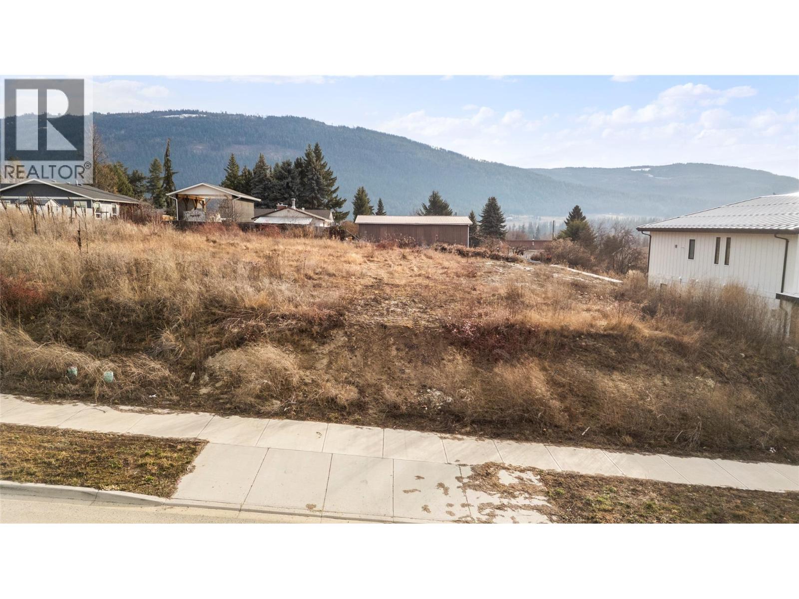 1860 35 Street NE, Salmon Arm