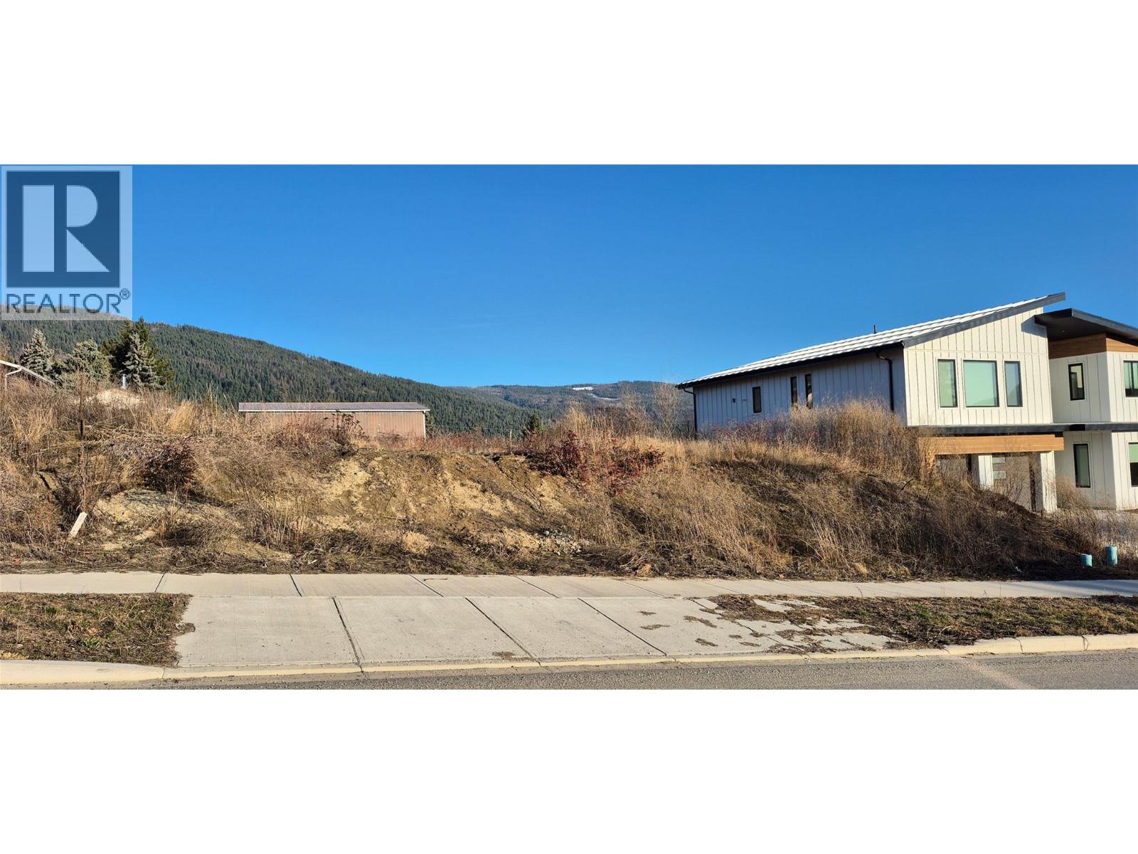 1860 35 Street NE, Salmon Arm