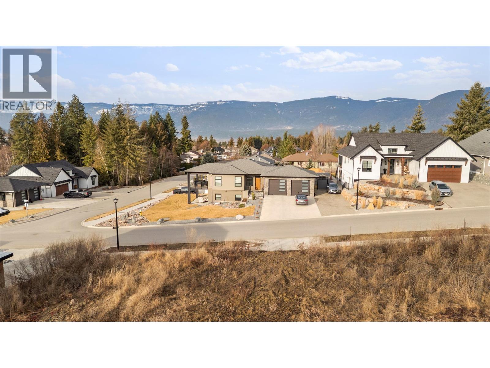 1860 35 Street NE, Salmon Arm