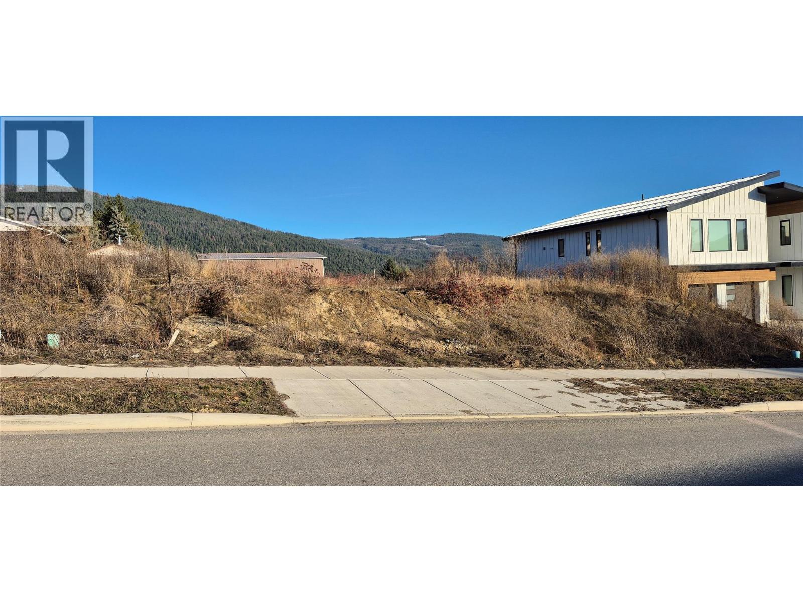 1860 35 Street NE, Salmon Arm